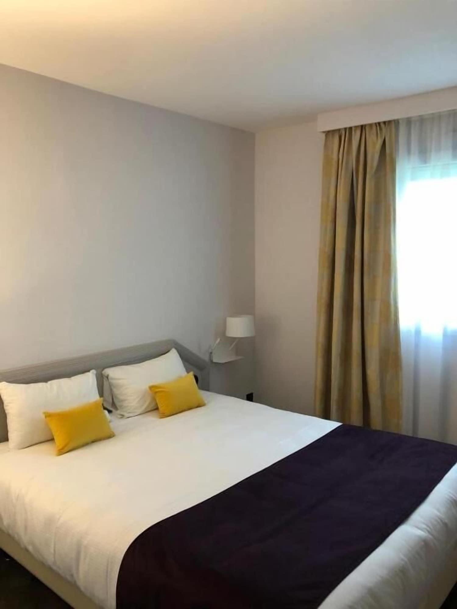 Le Manoir Hotell Orchies Eksteriør bilde