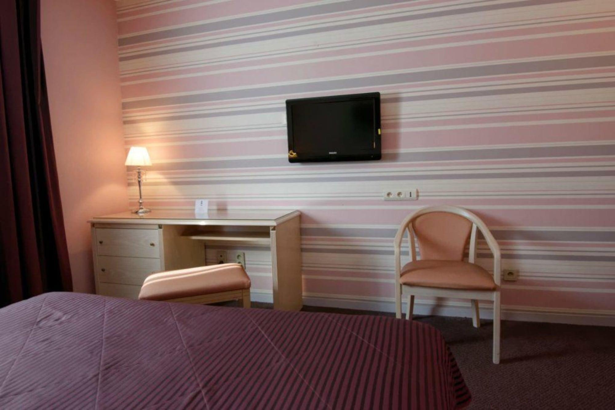 Le Manoir Hotell Orchies Eksteriør bilde