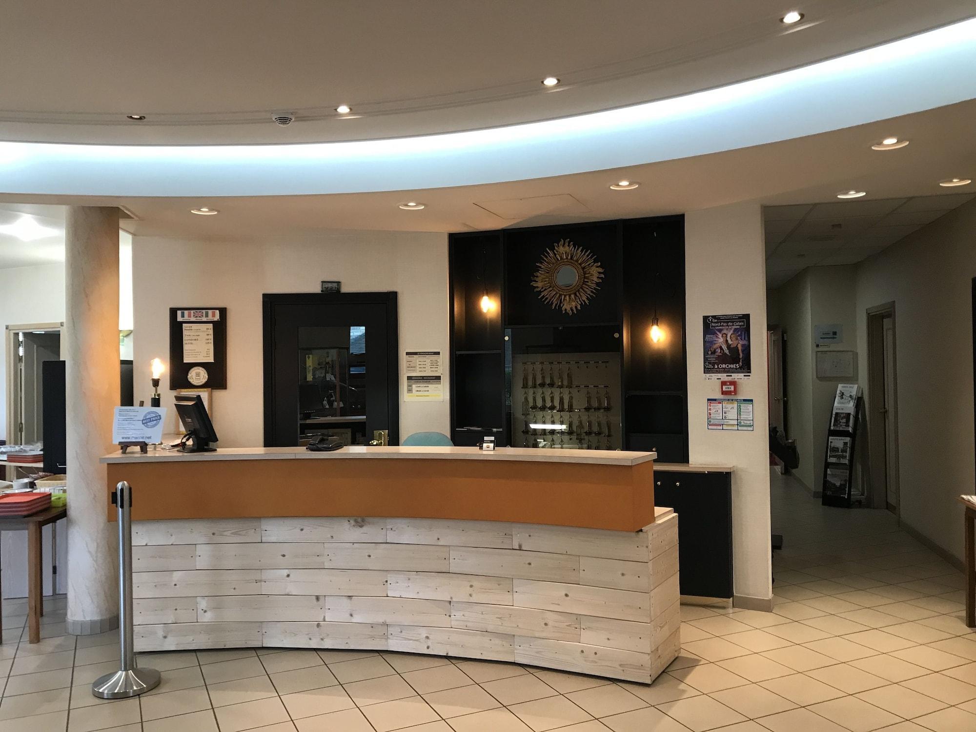 Le Manoir Hotell Orchies Eksteriør bilde